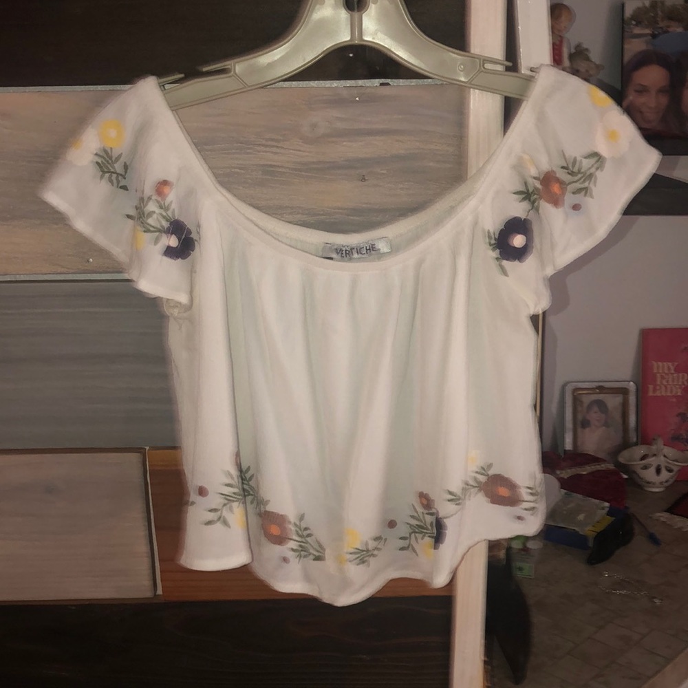 Embroidered White Cropped Top - small size